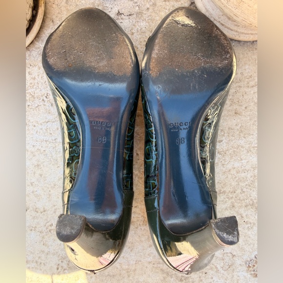 Gucci Dark Green Pumps Heels with Gold Buckle - Picture 7 of 7
